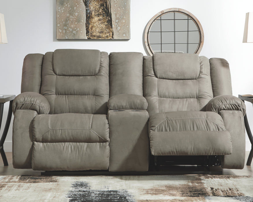 McCade Signature Design by Ashley Loveseat