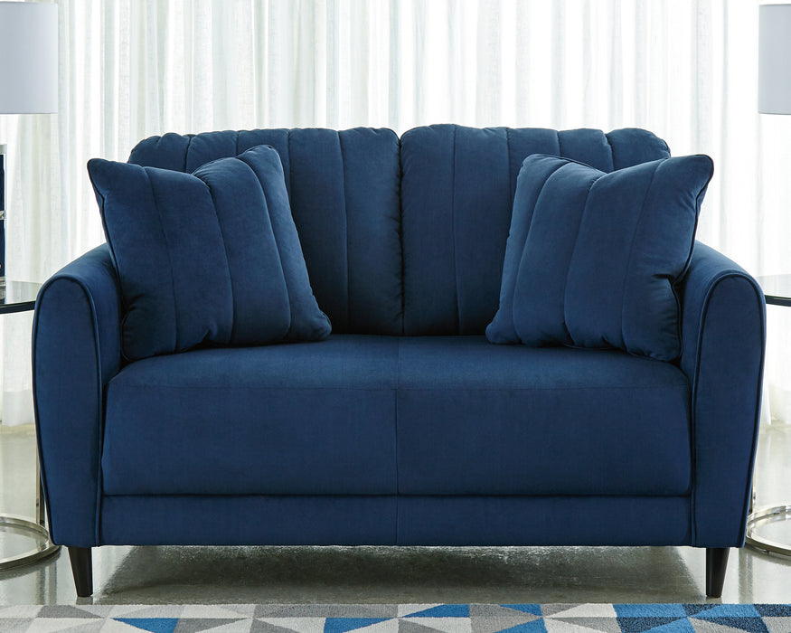 Enderlin Signature Design by Ashley Loveseat