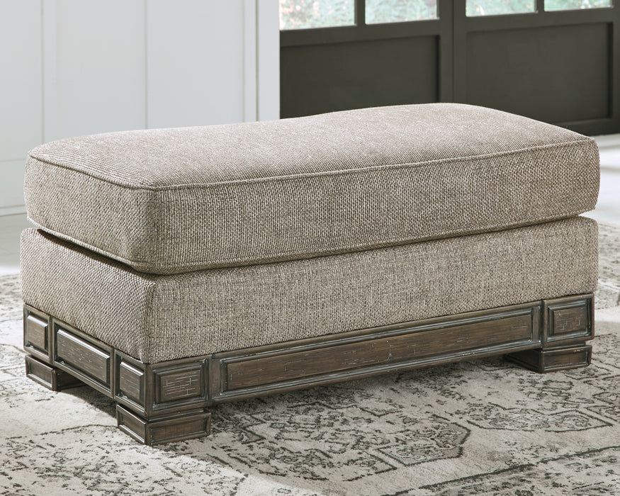 Einsgrove Signature Design by Ashley Ottoman