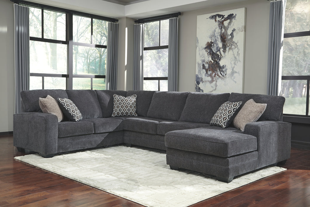 Tracling Benchcraft 3-Piece Sectional with Chaise