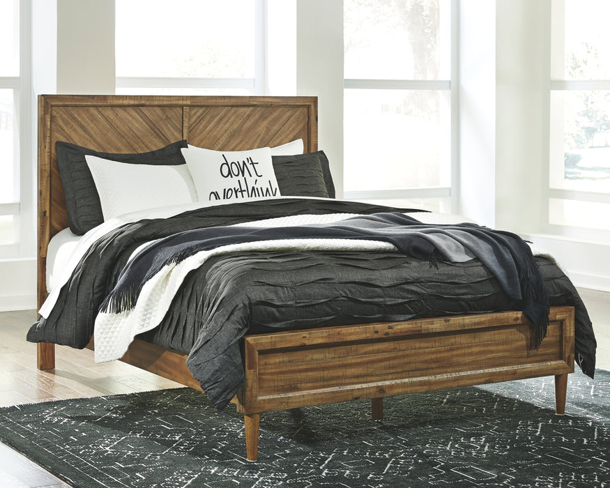 Broshtan Signature Design by Ashley Bed