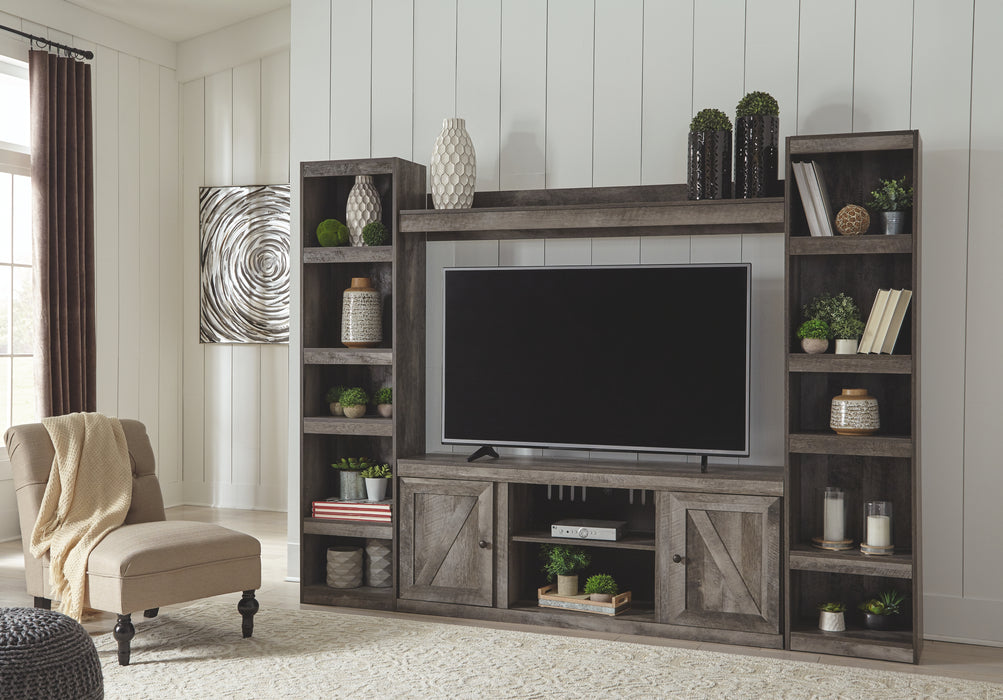 Wynnlow Signature Design by Ashley Entertainment Center