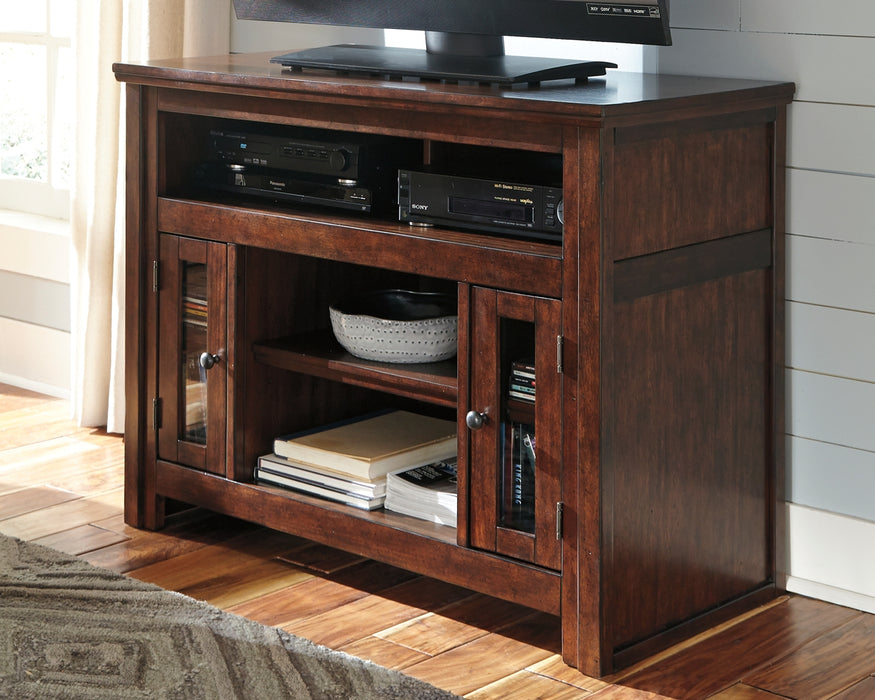 Harpan Signature Design by Ashley TV Stand