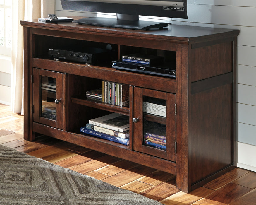 Harpan Signature Design by Ashley TV Stand